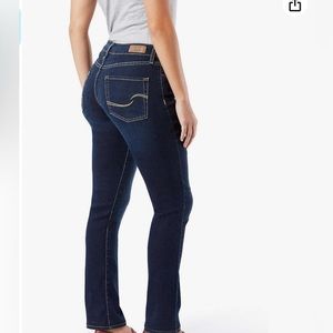 EUC Levi’s  Mid Rise Boyfriend Dark Wash Skinny Jeans Blue 27 Women’s